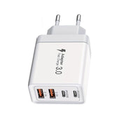מטען מהיר Multi-Port 40W מבית eprolo בצבע לבן, עם 2 יציאות USB עבור אייפון 15 וטלפונים חכמים.